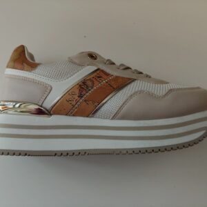 Sneakers prima classe con fondo alto