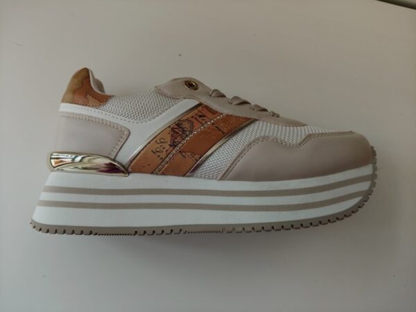 Sneakers prima classe con fondo alto